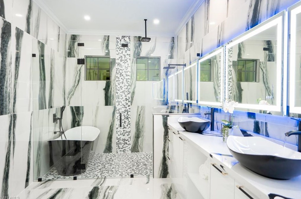 353 Golden Gate Blvd, Naples FL 34120-3739 exterior