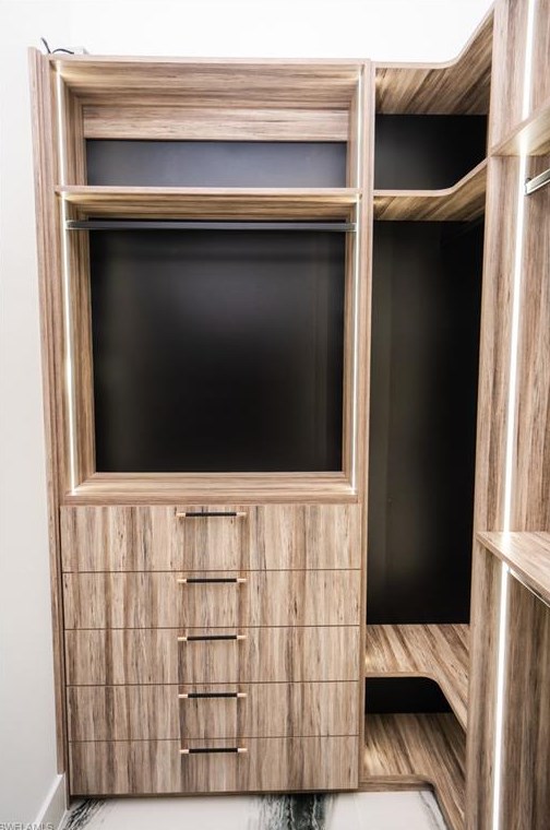 353 Golden Gate Blvd, Naples FL 34120-3739 exterior