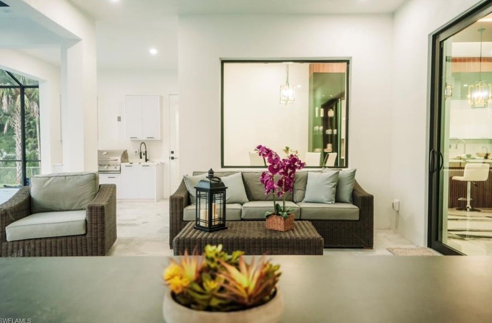 353 Golden Gate Blvd, Naples FL 34120-3739 exterior