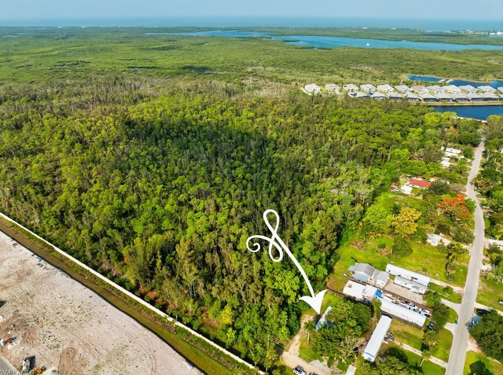 10046 Bayshore Dr, Naples, FL 34112