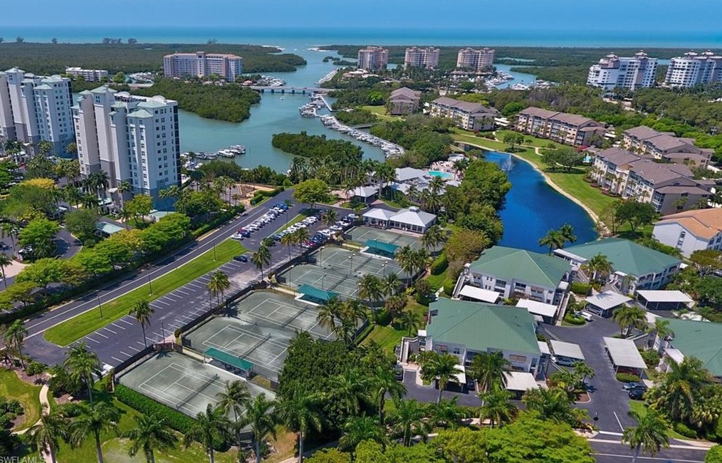 857 Carrick Bend Cir, Naples FL  34110-3609 exterior