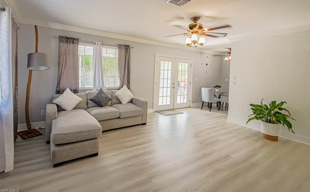 1748 48th St, Naples, FL 34116-5793