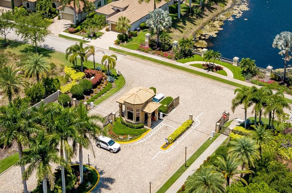28742 Megan Dr, Bonita Springs, FL 34135-6886