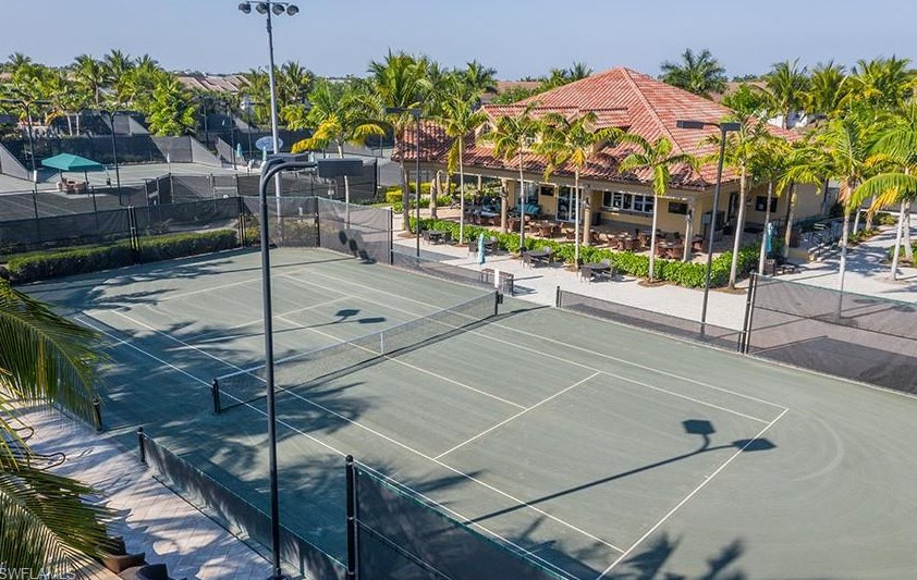 8538 Chase Preserve Dr, Naples FL 34113-2690 exterior