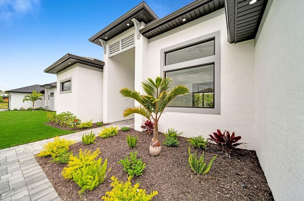 50 4th St, Cape Coral, FL 33909