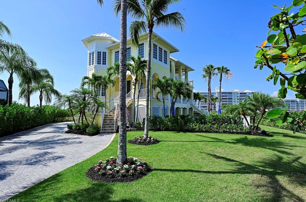 195 San Mateo Dr, Bonita Springs, FL 34134-8538