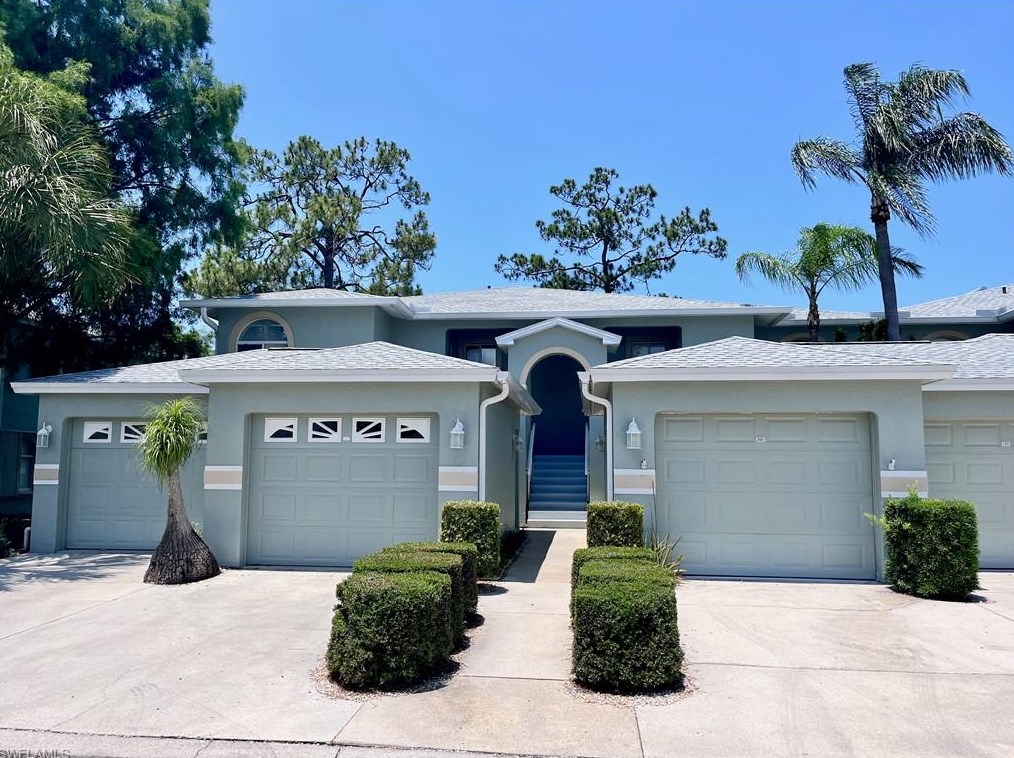 820 New Waterford Dr, Naples, FL 34104-7888