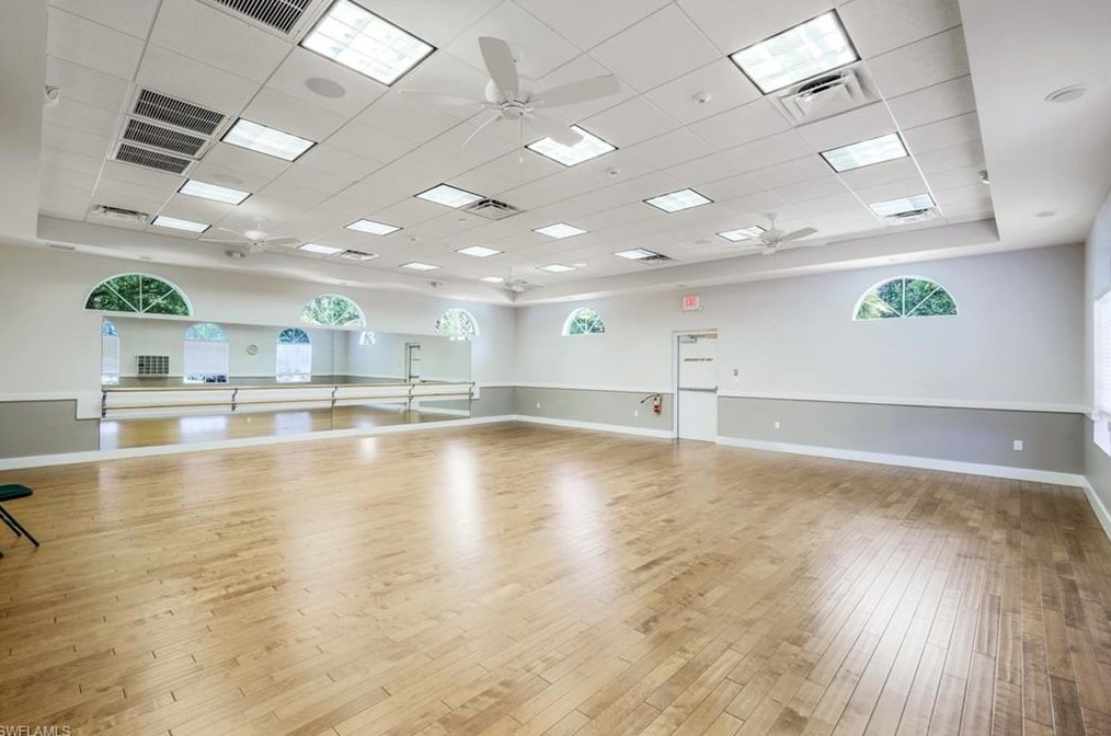 5576 Lago Villaggio Way, Naples FL 34104-5738 exterior