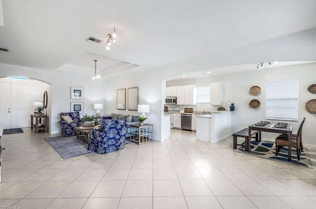 5576 Lago Villaggio Way, Naples FL 34104-5738 exterior