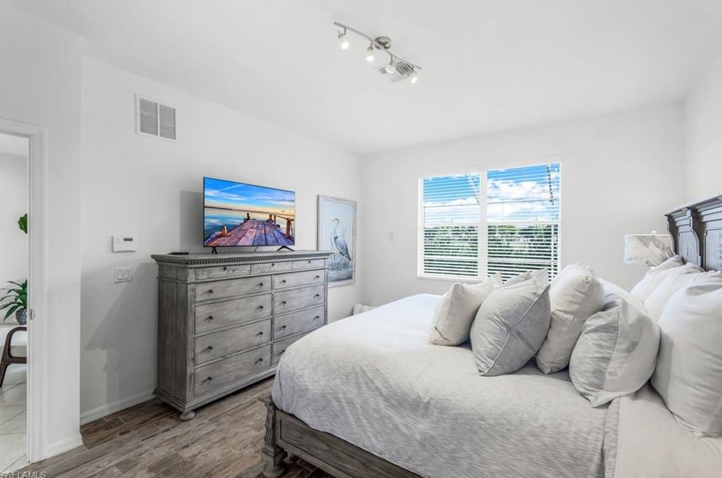 5576 Lago Villaggio Way, Naples FL 34104-5738 exterior