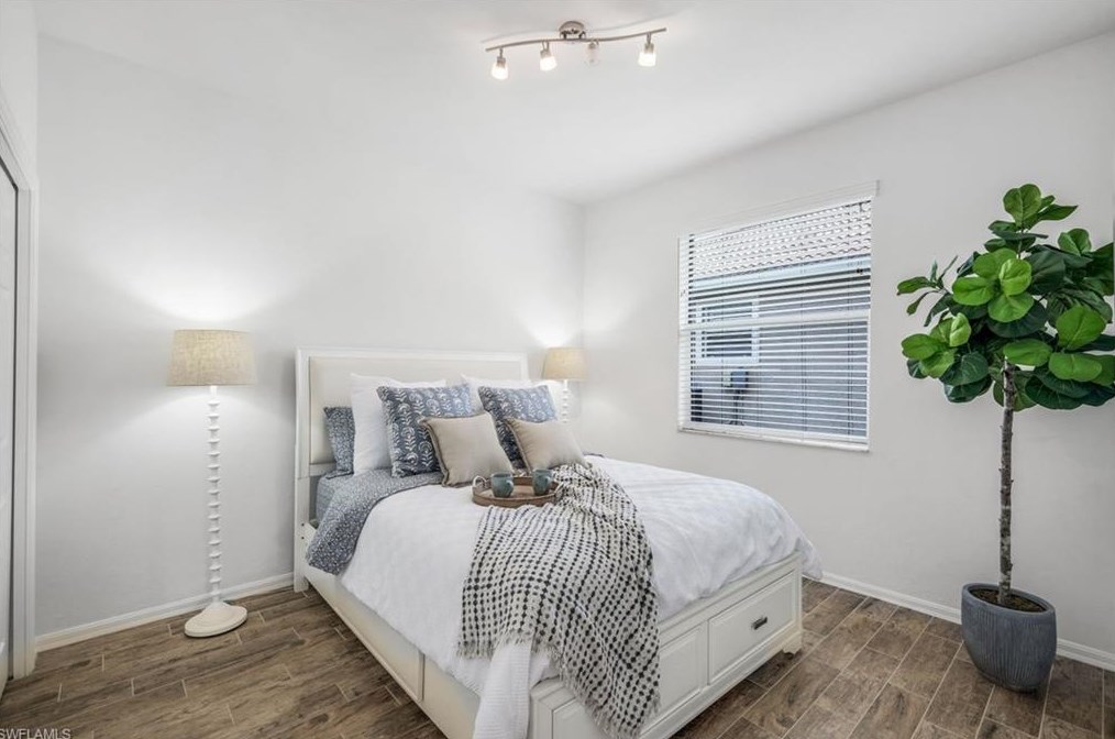 5576 Lago Villaggio Way, Naples FL 34104-5738 exterior