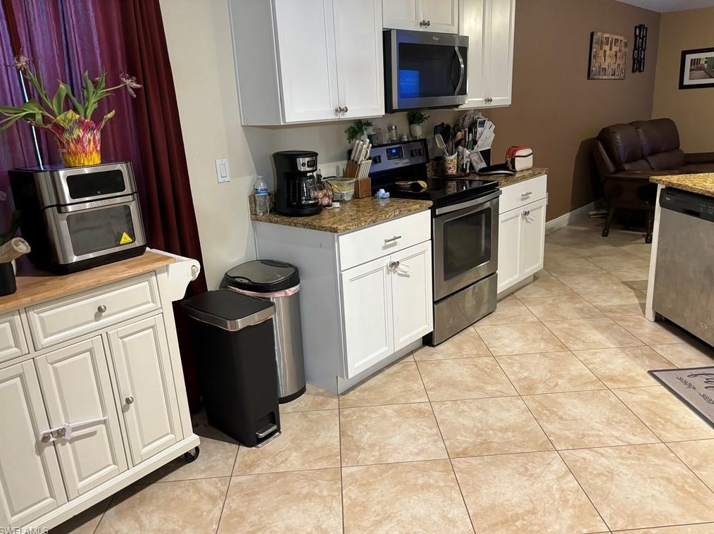 3830 54th Ave, Naples, FL 34120-3250