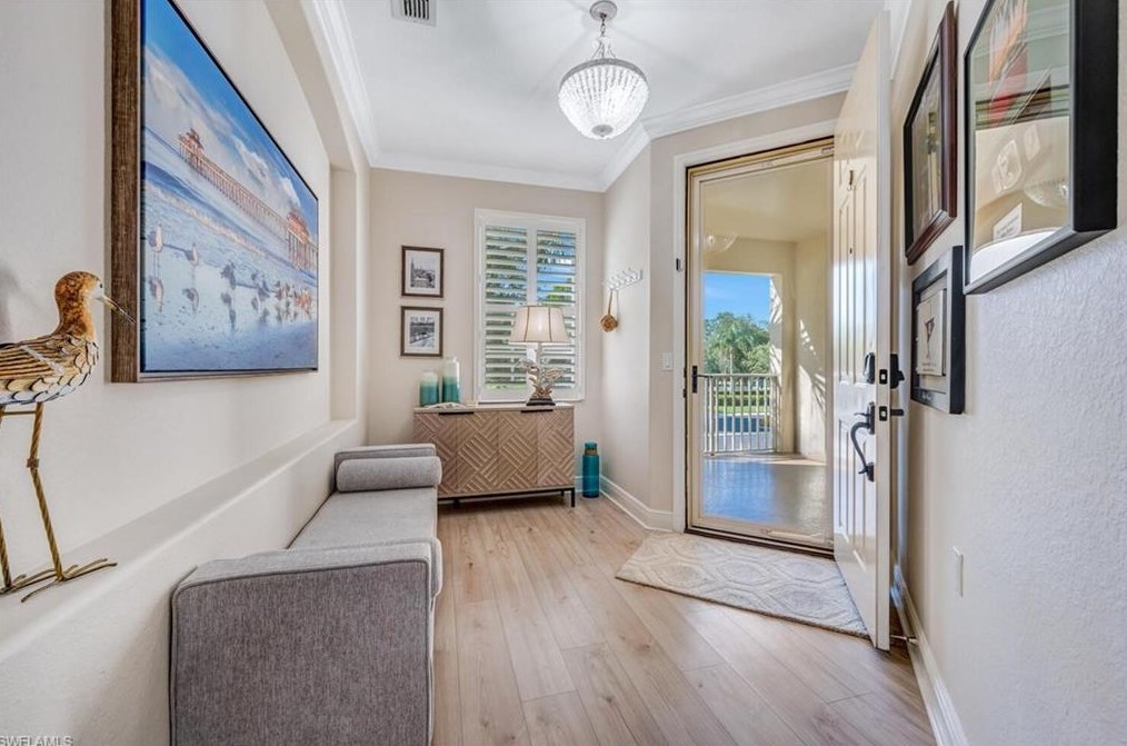 4853 Hampshire Ct, Naples, FL 34112-7995