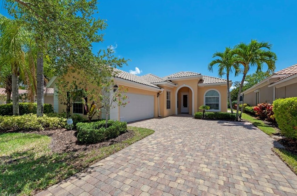 28311 Nautica Ln, Bonita Springs, FL 34135-8524
