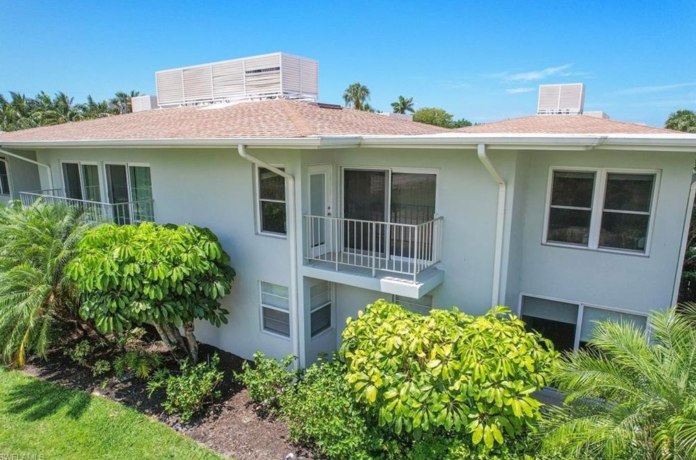 676 12th Ave S #676, Naples, FL 34102