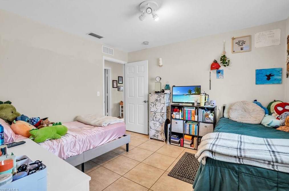 2388 55th Ter, Naples FL 34116-5681 exterior