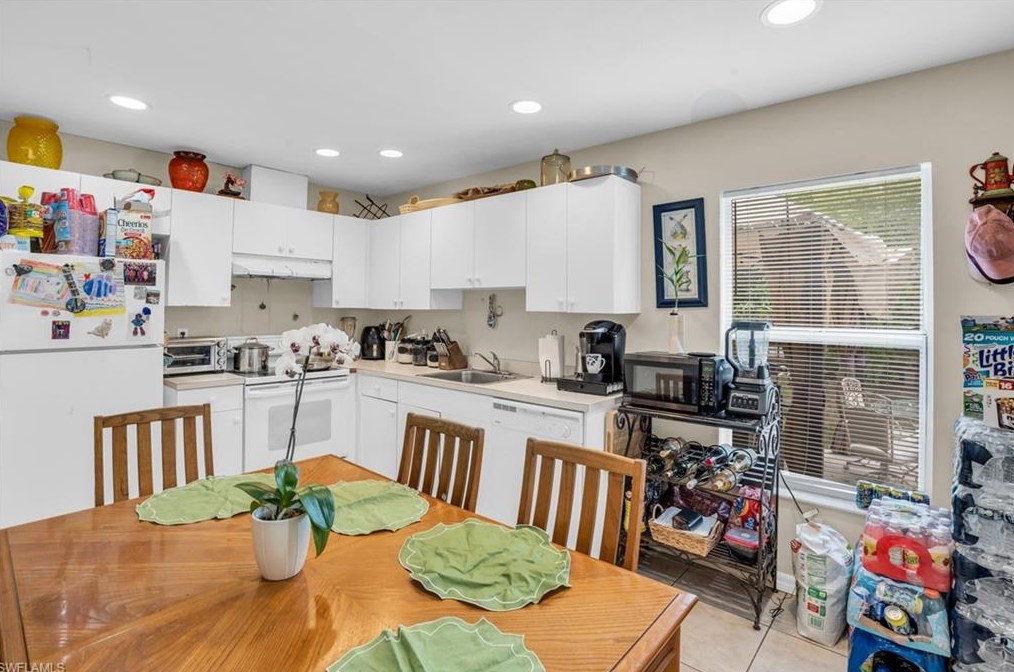 2388 55th Ter, Naples FL 34116-5681 exterior