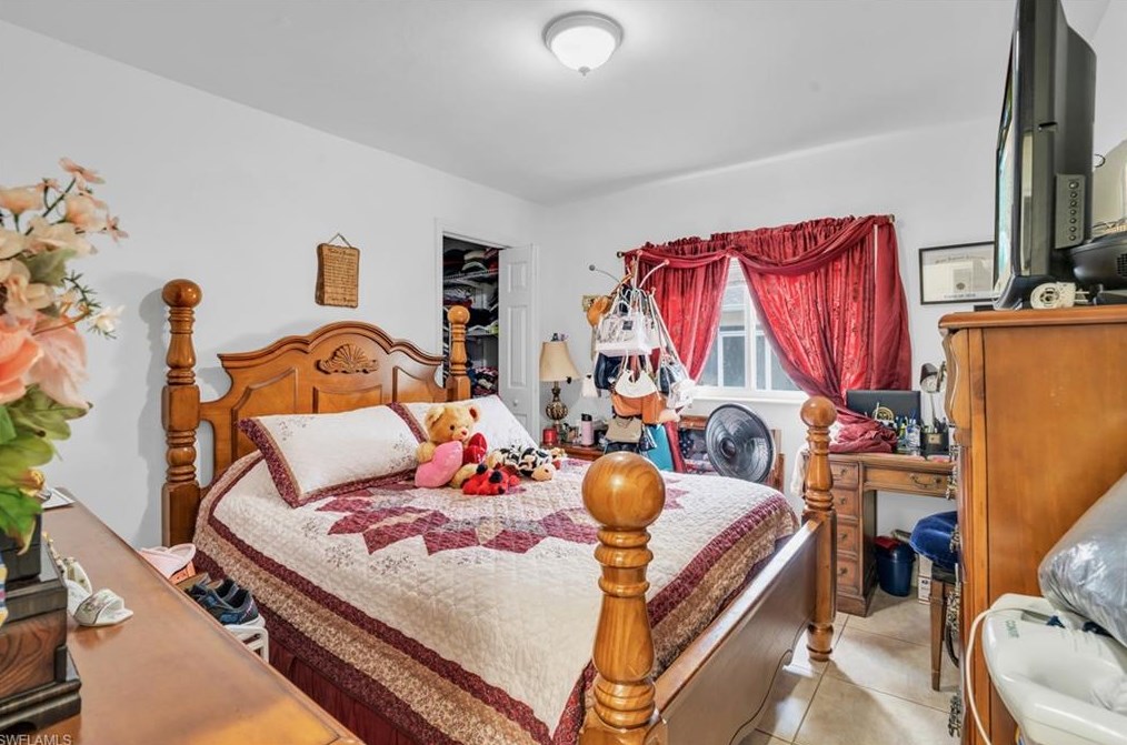 2388 55th Ter, Naples FL 34116-5681 exterior