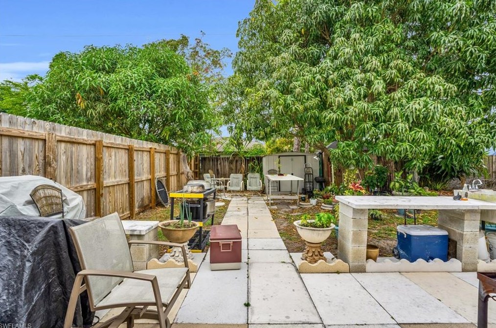 2388 55th Ter, Naples FL 34116-5681 exterior