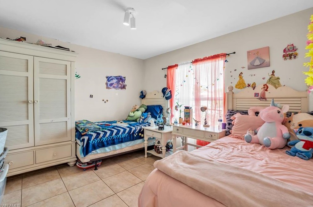 2388 55th Ter, Naples FL 34116-5681 exterior