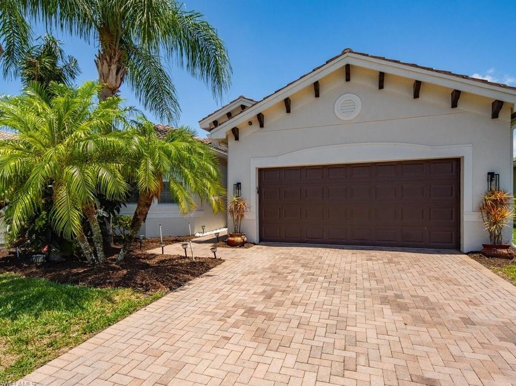 6491 Marbella Dr, Naples, FL 34105-5044