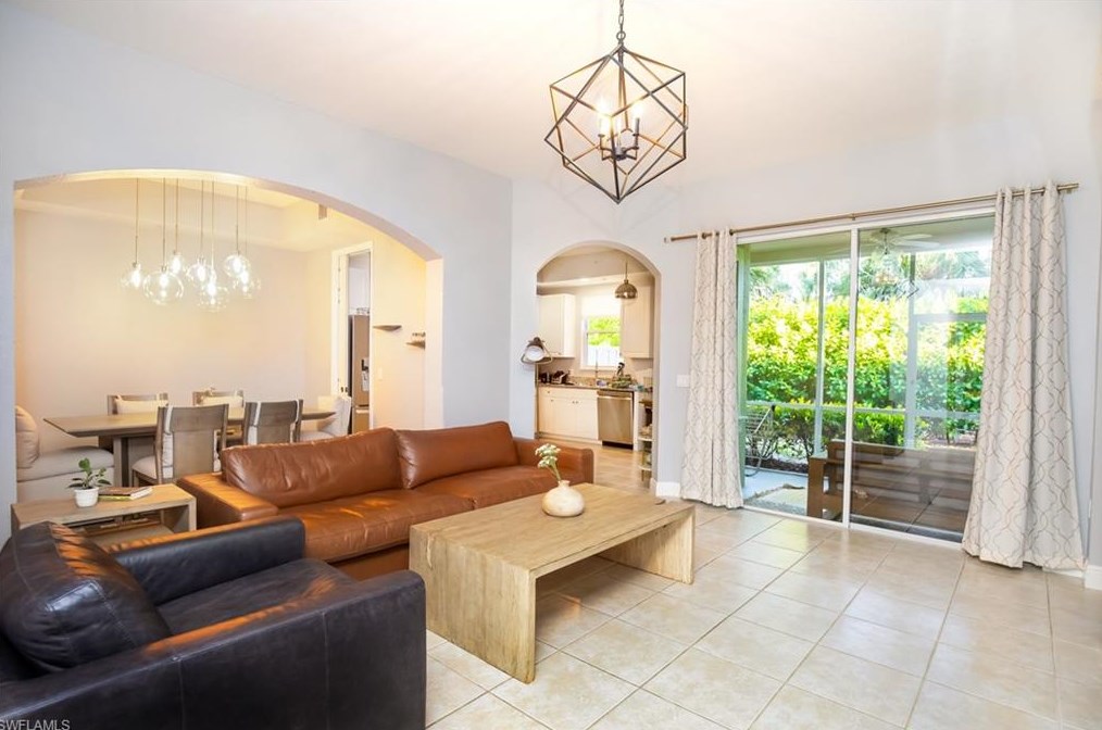 1355 Mariposa Cir, Naples, FL 34105-7258