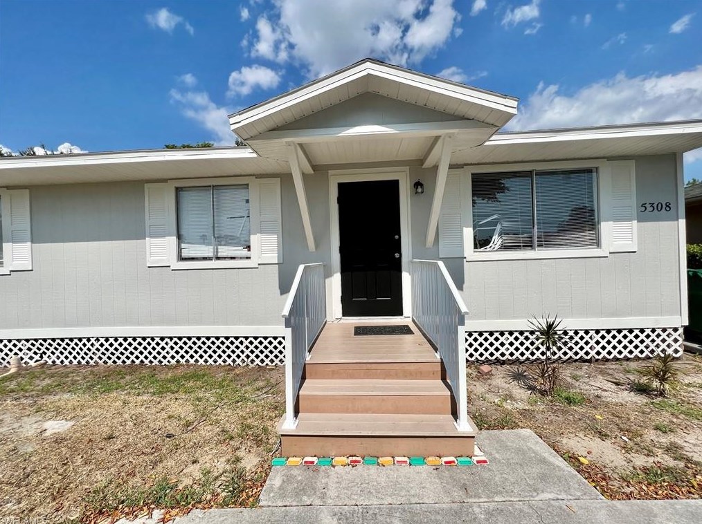 5308 Texas Ave, Naples, FL 34113-7857