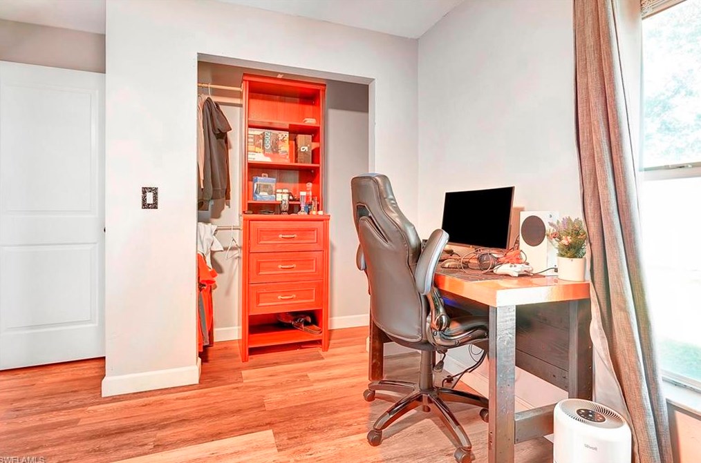 9954 Country Oaks Dr, Fort Myers FL  33967-6215 exterior