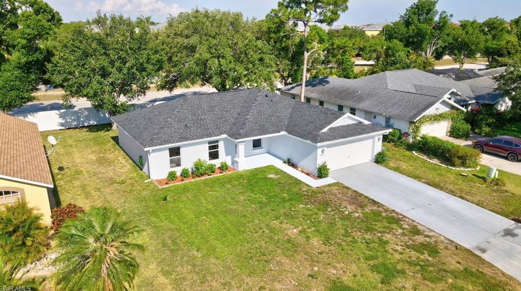 9954 Country Oaks Dr, Fort Myers FL  33967-6215 exterior