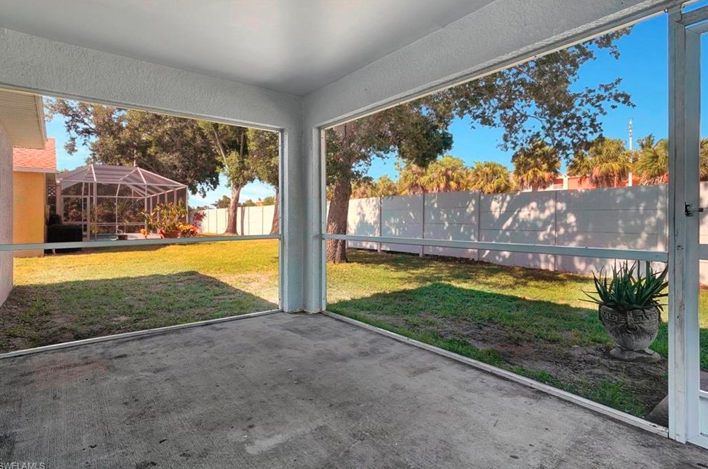 9954 Country Oaks Dr, Fort Myers FL  33967-6215 exterior