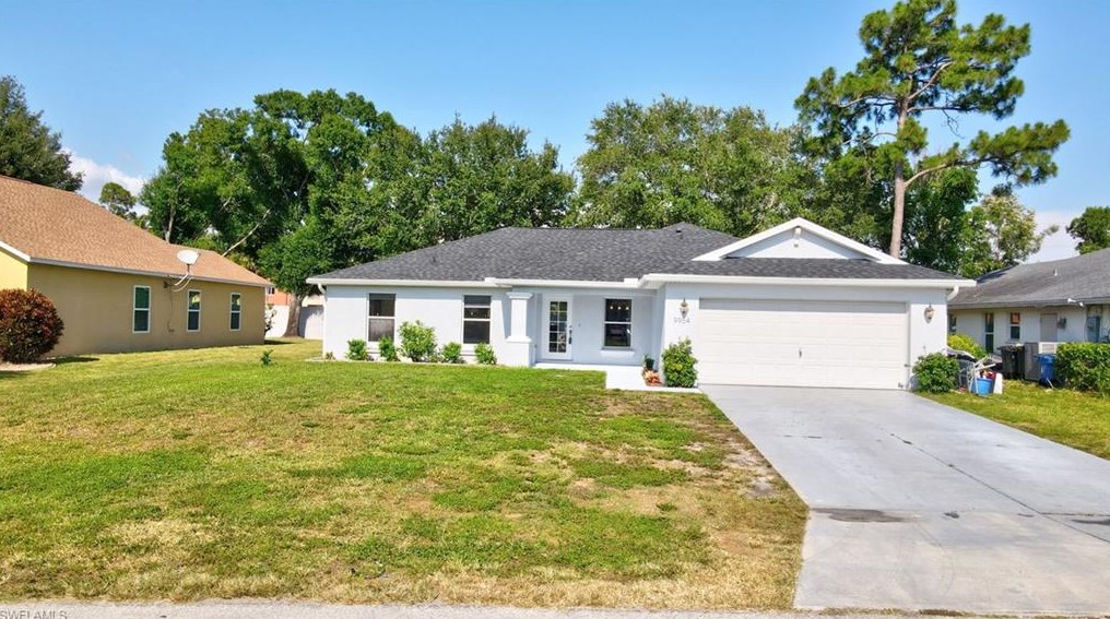 9954 Country Oaks Dr, Fort Myers FL  33967-6215 exterior