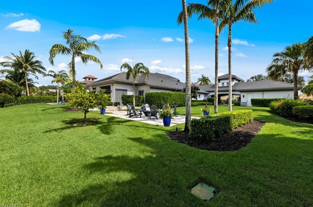 5018 Groveland Ter, Naples FL 34119-8429 exterior