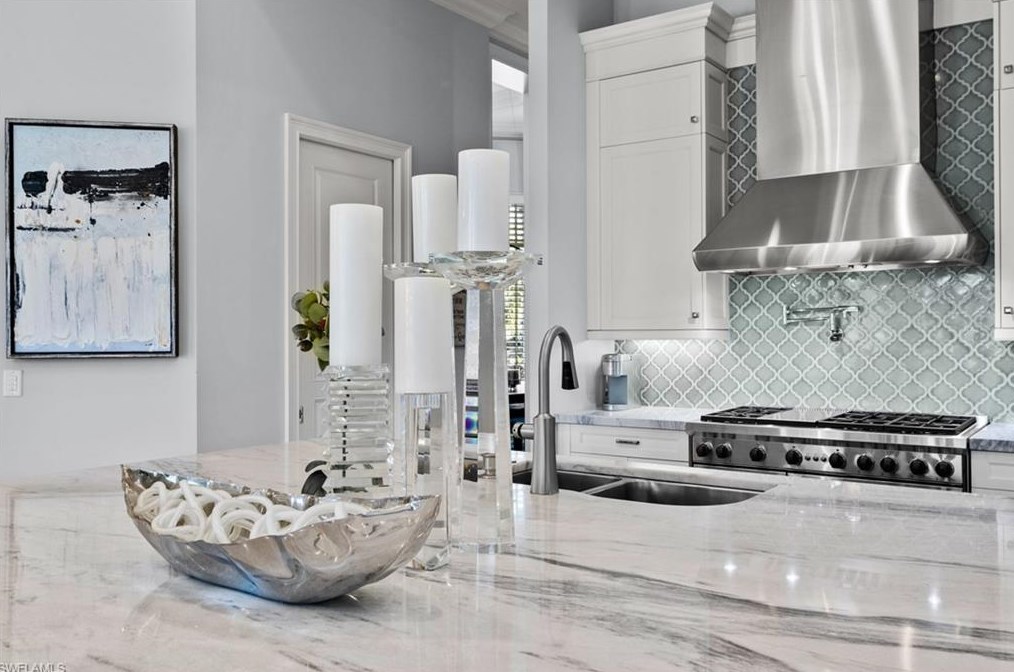 5018 Groveland Ter, Naples FL 34119-8429 exterior