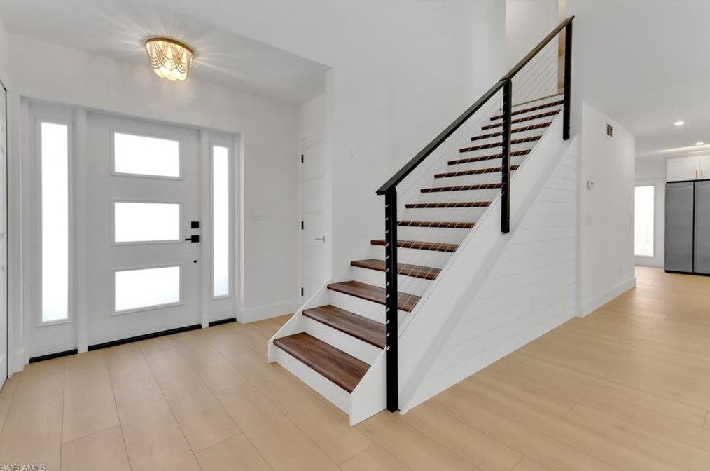 5054 Eclipse Ct, Naples, FL 34104-6601