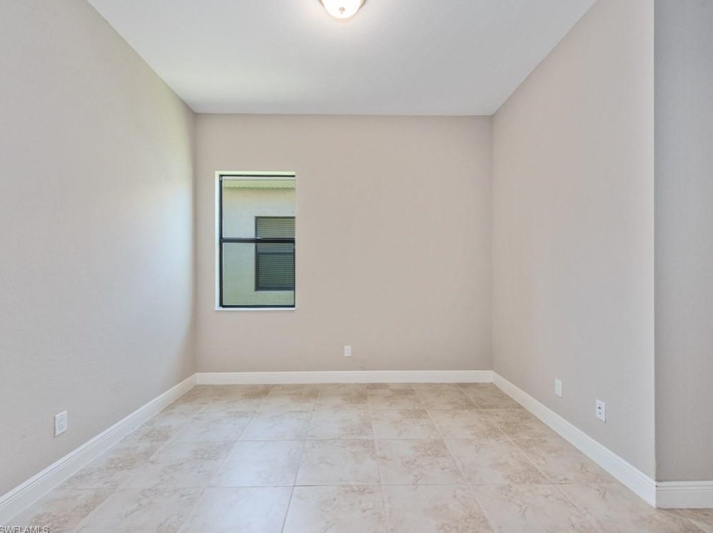 1638 Serrano Cir, Naples FL 34105-4953 exterior