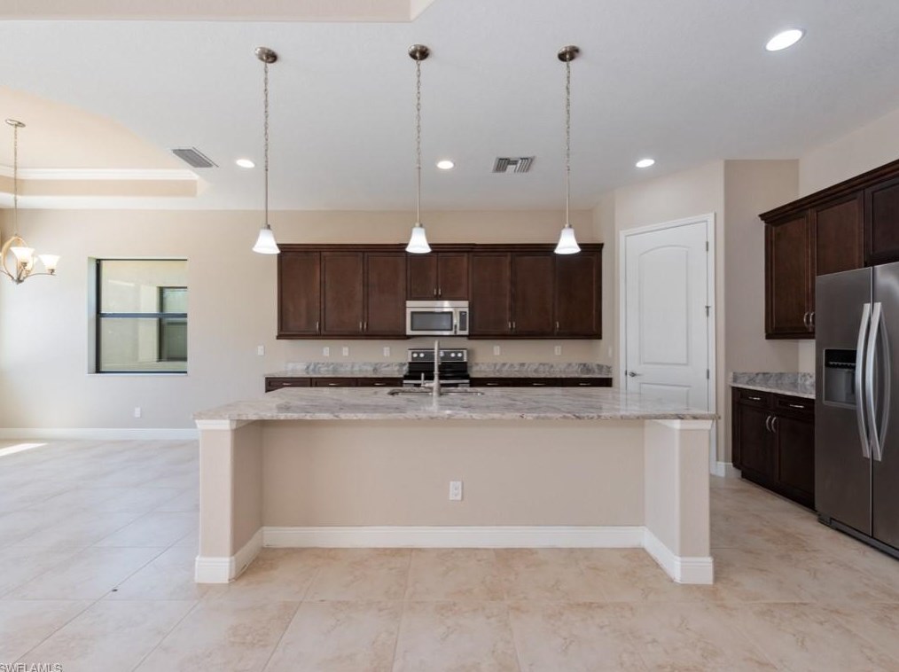 1638 Serrano Cir, Naples FL 34105-4953 exterior