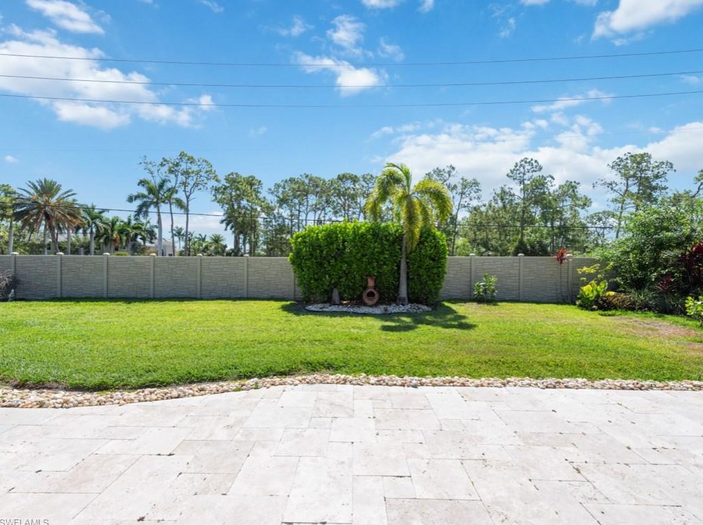 1638 Serrano Cir, Naples FL 34105-4953 exterior