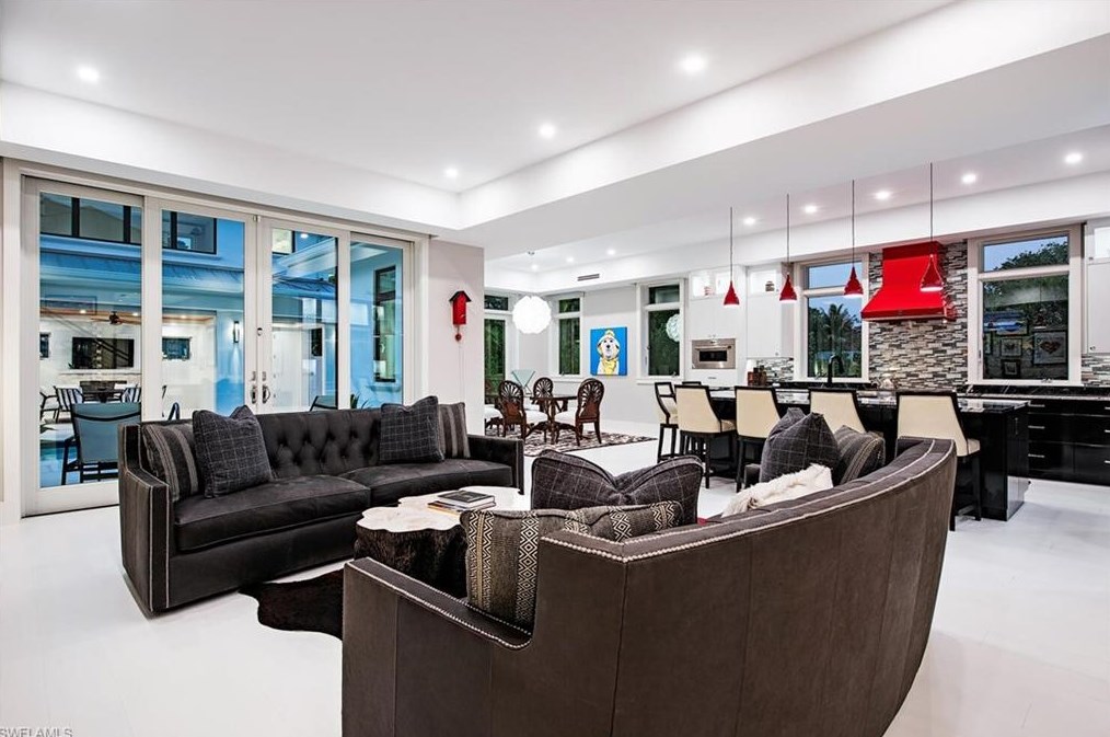 739 5 Ave, Naples FL 34117-4114 exterior