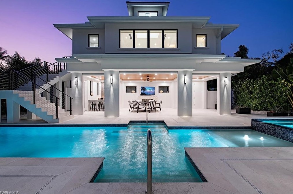 739 5 Ave, Naples FL 34117-4114 exterior