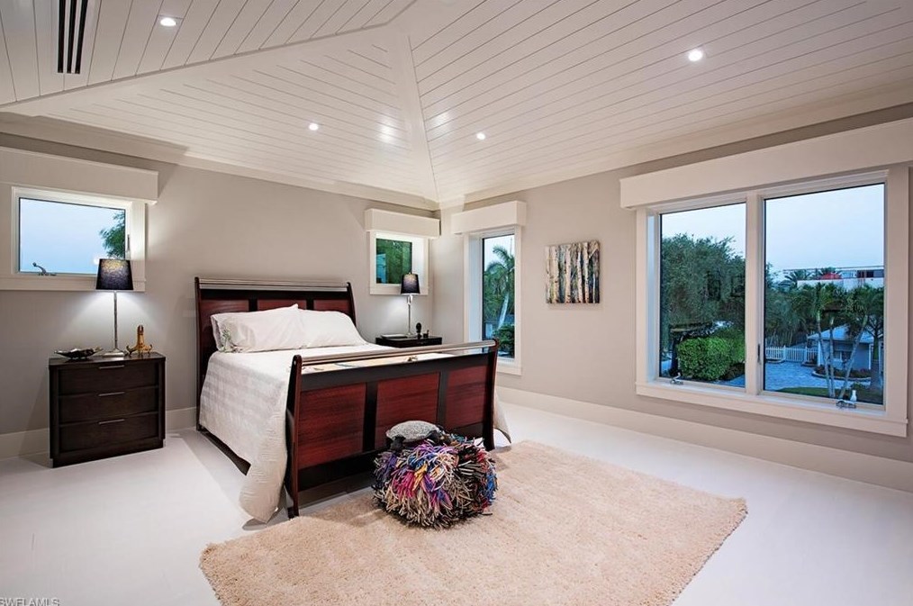 739 5 Ave, Naples FL 34117-4114 exterior