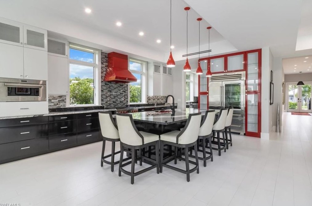 739 5 Ave, Naples FL 34117-4114 exterior