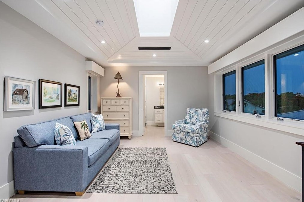 739 5 Ave, Naples FL 34117-4114 exterior