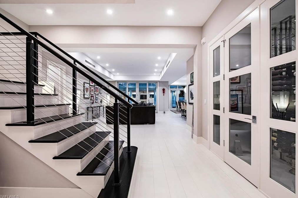 739 5 Ave, Naples FL 34117-4114 exterior