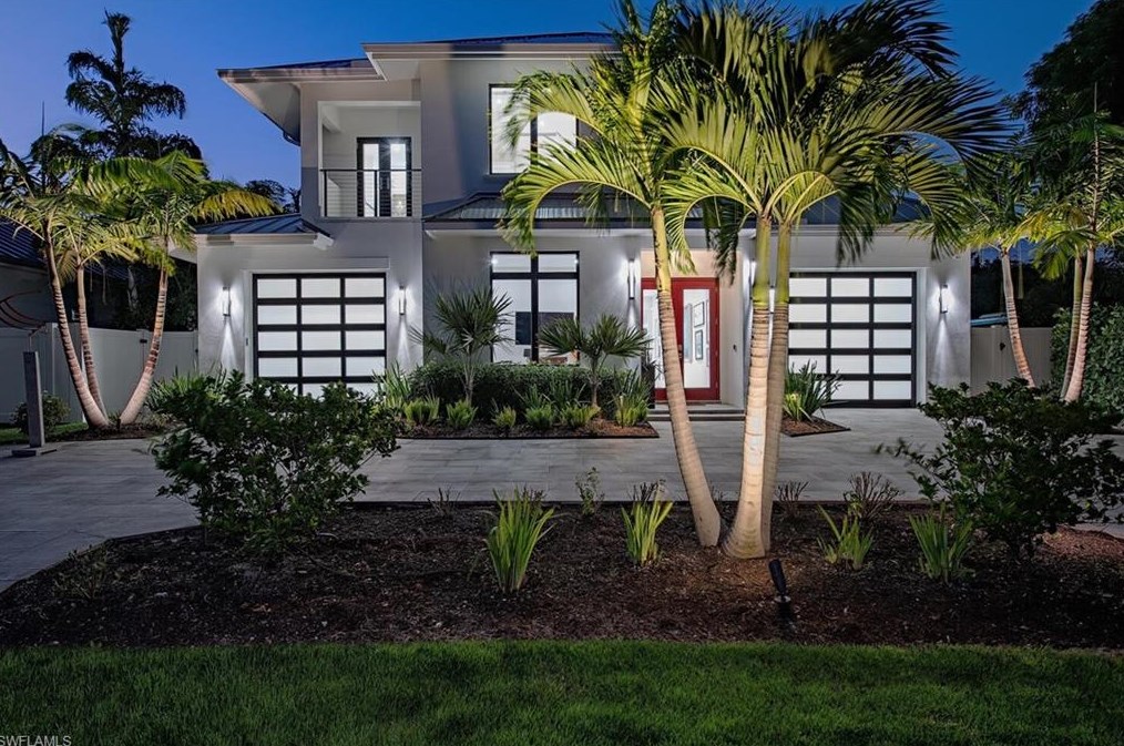 739 5 Ave, Naples FL 34117-4114 exterior