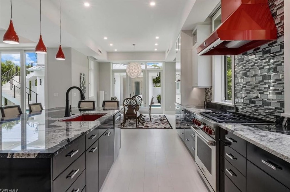 739 5 Ave, Naples FL 34117-4114 exterior