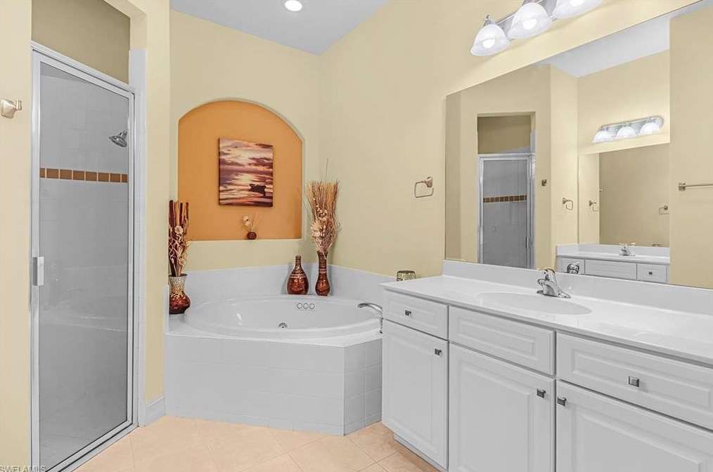 8518 Chase Preserve Dr, Naples FL 34113-2692 exterior