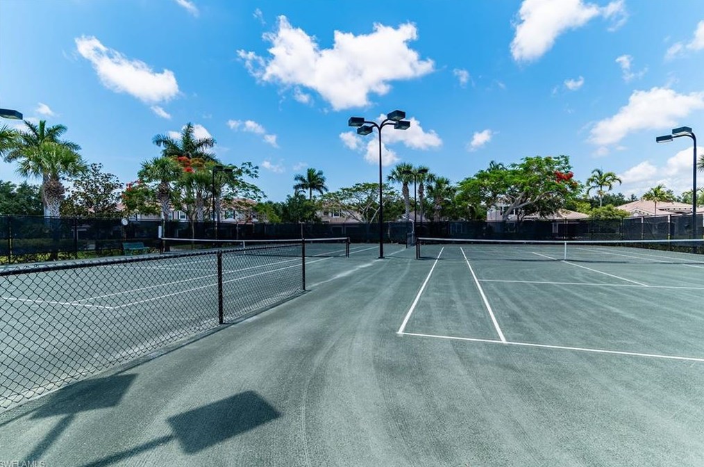 6537 Monterey Pt, Naples FL  34105-5070 exterior