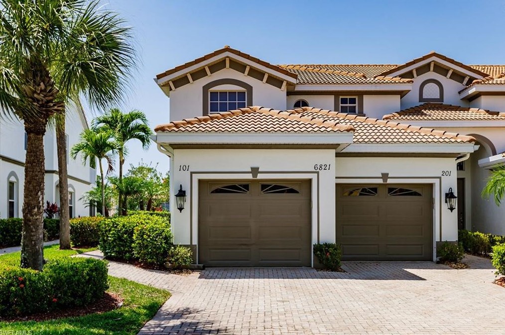 6821 Sterling Greens Dr #9, Naples, FL 34104