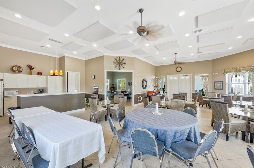 7804 Regal Heron Cir, Naples FL 34104-5848 exterior