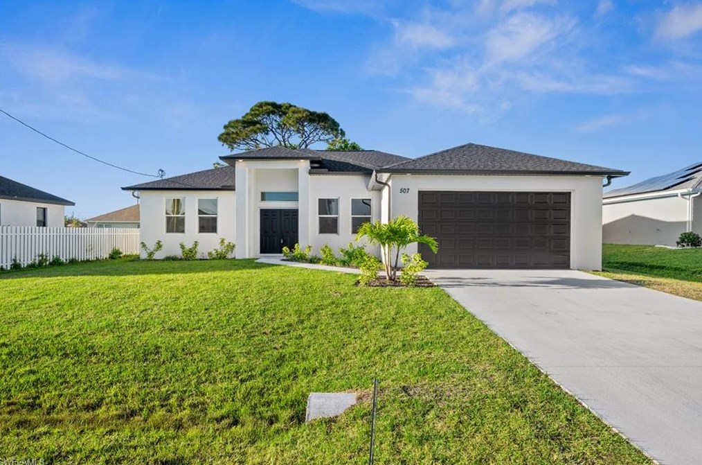 1113 6th Pl, Cape Coral, FL 33909